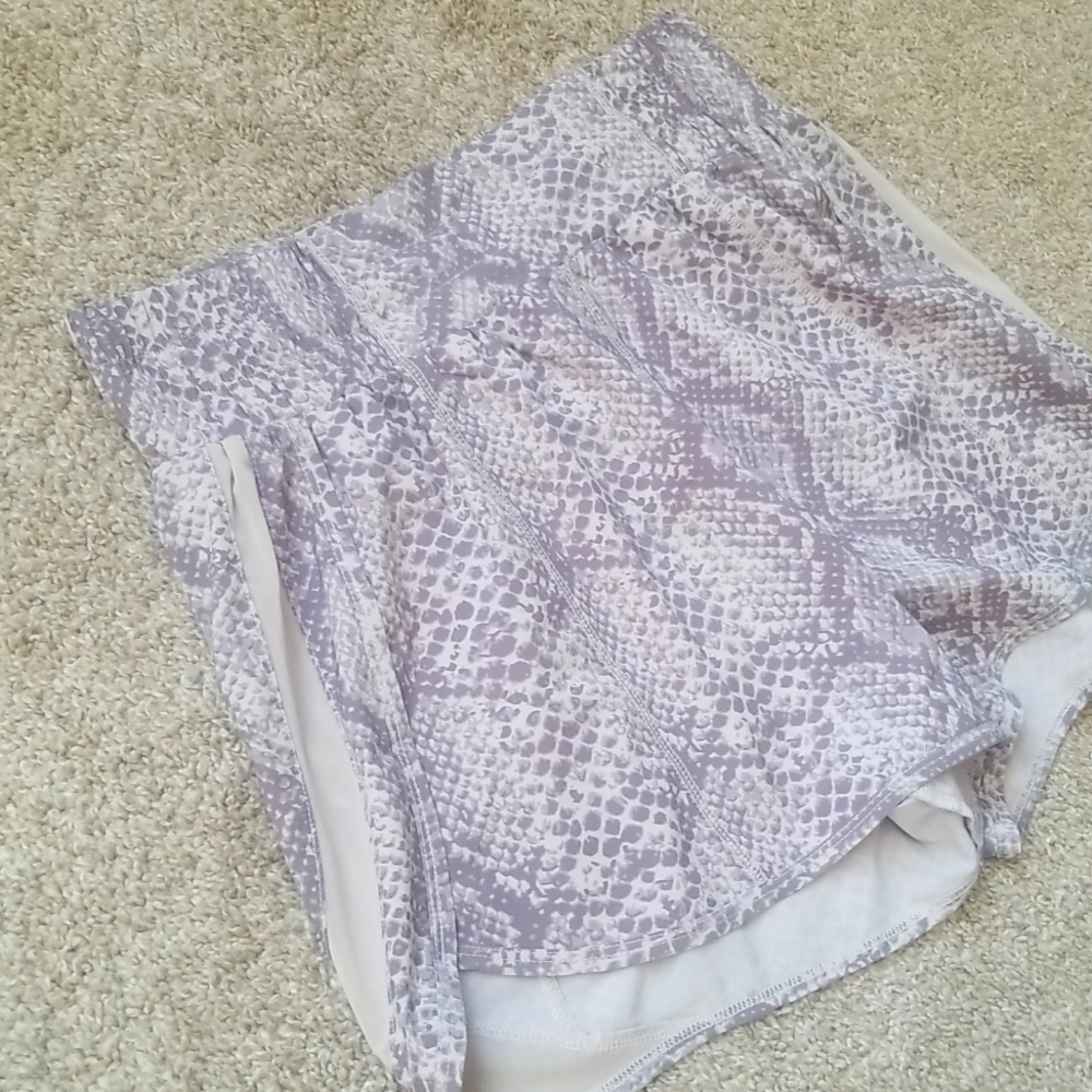 Balance Athletica Breeze Shorts in Boa